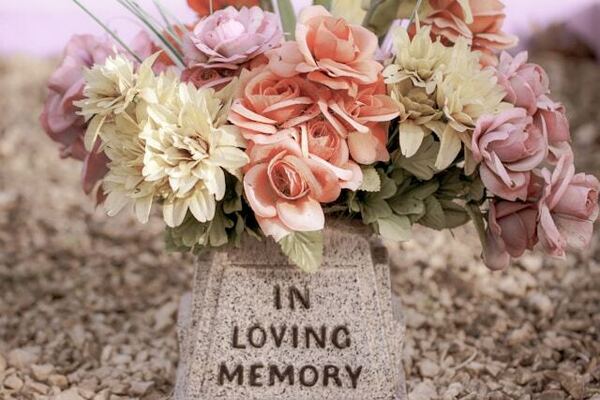 what to write on a memorial plaque